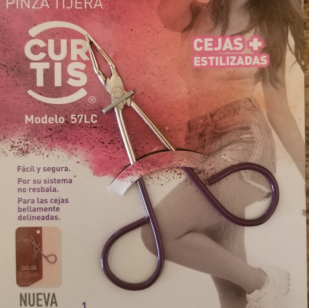 SOLD!!!!Tweezers eyebrow 2 pieces